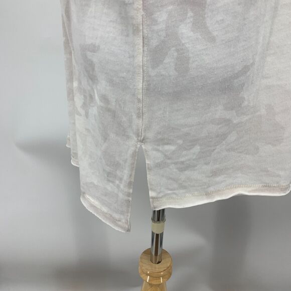 We The Free People Shirt Womens S Small Pearl Camo Cotton Blend Hi Low Hem Tee - Picture 6 of 15